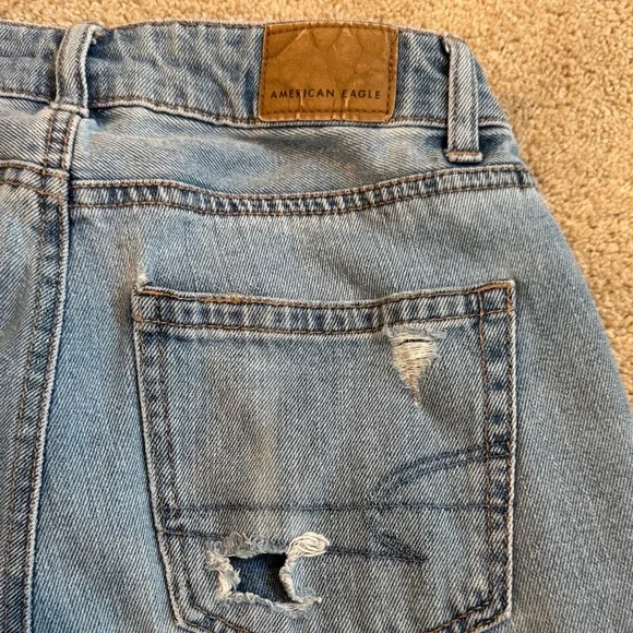 American Eagle Outfitters Light Blue Boyfriend Jeans - Picture 3 of 5
